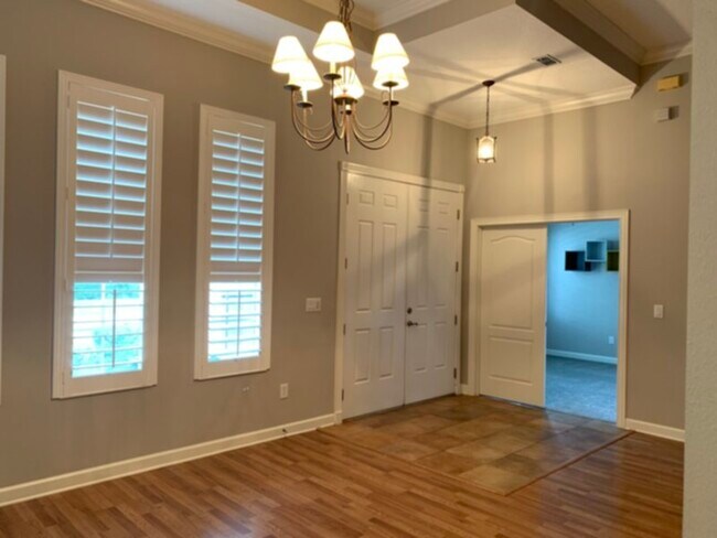 Building Photo - BEAUTIFUL SINGLE FAMILY HOME IN GATED COMM...