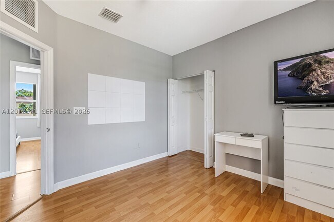 Building Photo - 3375 NE 15th Dr