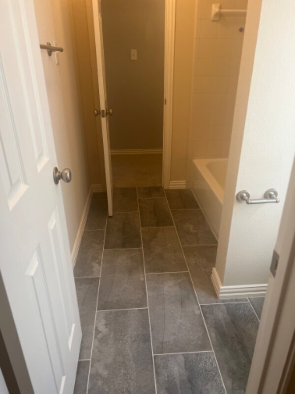 Building Photo - 4205 Lansbury Dr