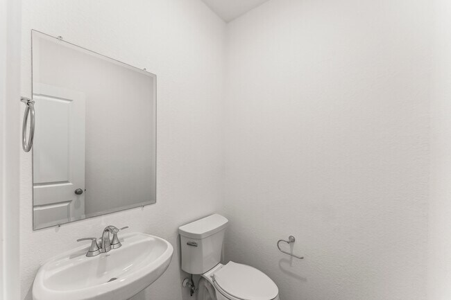 Building Photo - 15823 Bird of Paradise Dr