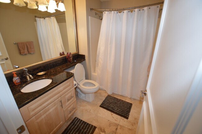 Building Photo - Meridian Luxury 1 Bed | 1 Bath Furnished C...