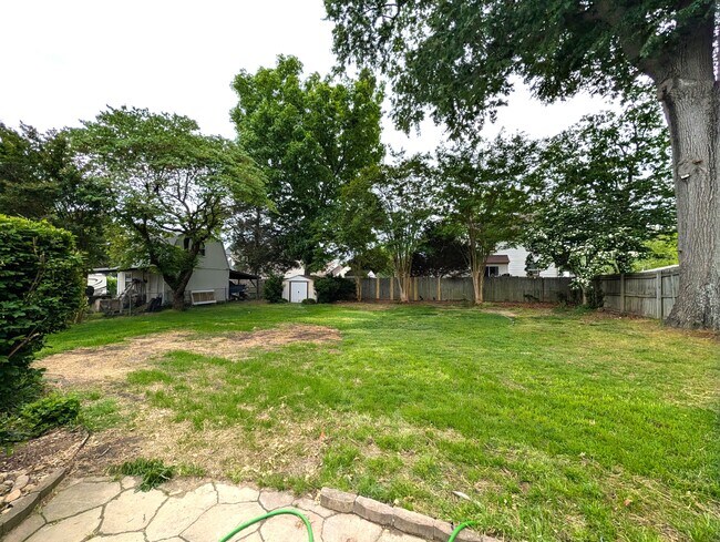 Building Photo - 229 Telford Dr