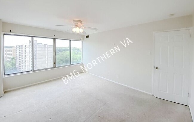 Building Photo - 5340 Holmes Run Pkwy