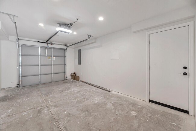 Building Photo - 4050 Cherokee Ave