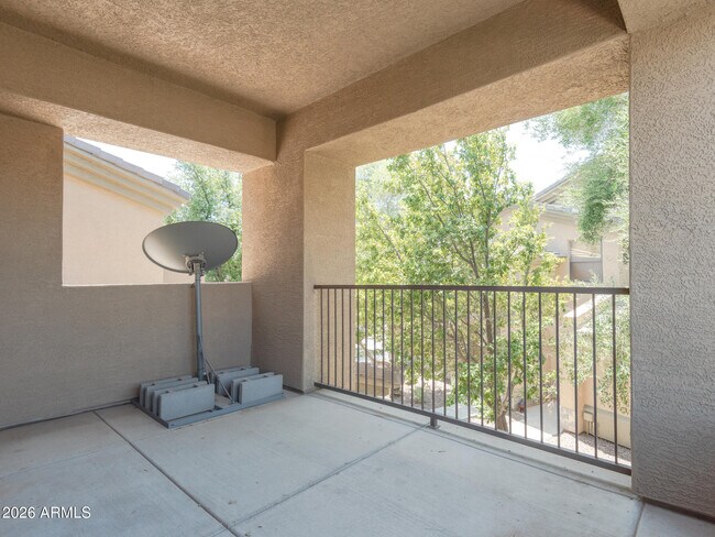 Building Photo - 705 W Queen Creek Rd