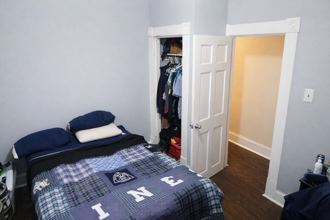 Building Photo - 1515-1517 Summit Street