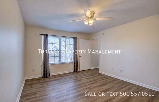 Building Photo - 3 Rocky Top Cove