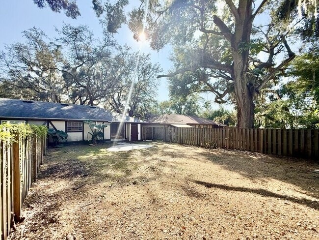 Building Photo - 1339 Eagleview Dr