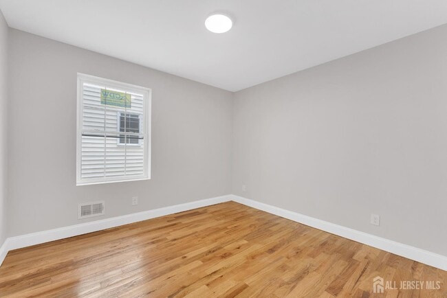 Building Photo - 138 Milford Ave