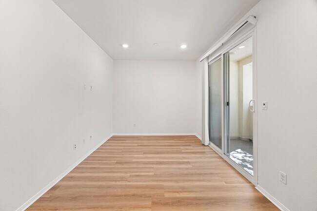 Building Photo - 7347 Solstice Pl