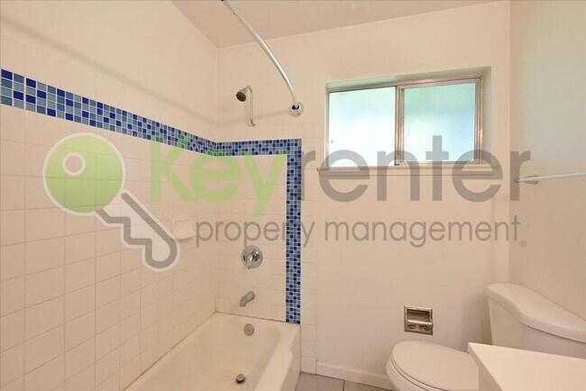 Building Photo - 6705 Greenback Ln