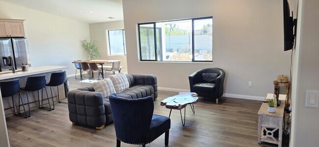 Building Photo - 8160 Palomar Ave