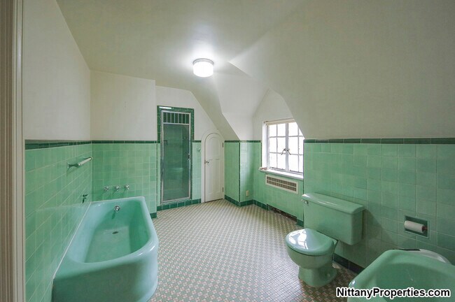 Building Photo - 100 N Patterson St