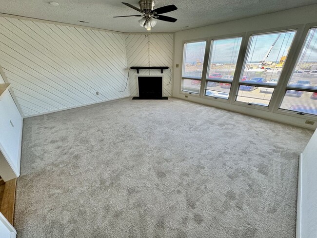 Building Photo - LYNNHAVEN SHORES - Starfish Condo