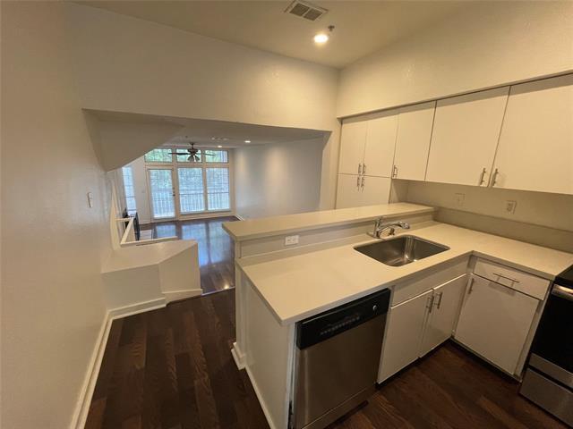 Building Photo - 7474 Fair Oaks Ave