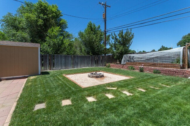 Building Photo - Charming 3BR Home with Updated Amenities &...