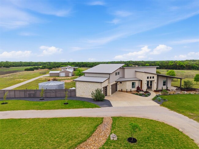 Building Photo - 215 Mesa Vista Dr