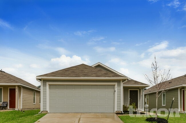 Building Photo - 6751 Highlands St