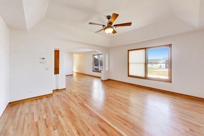 Building Photo - 2951 Old Glory Dr