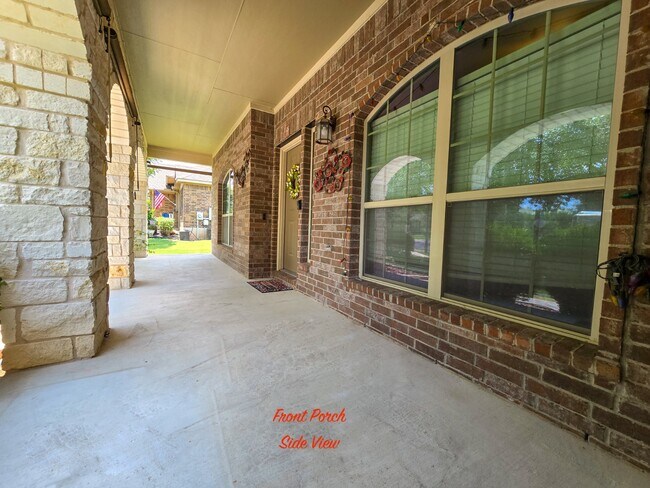 Building Photo - 301 Silver Trl