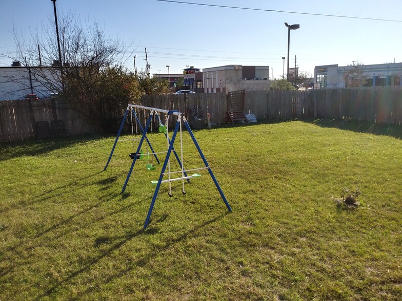 HUGE BACK YARD - 20323 Mountaindale Dr
