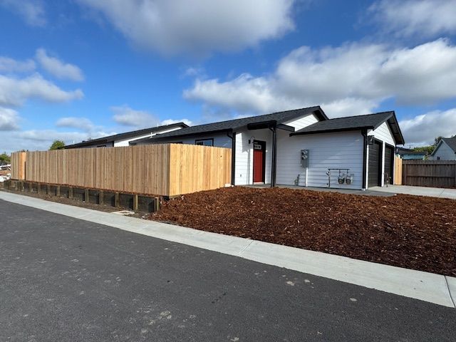 Building Photo - 2205 Goldenstar Court