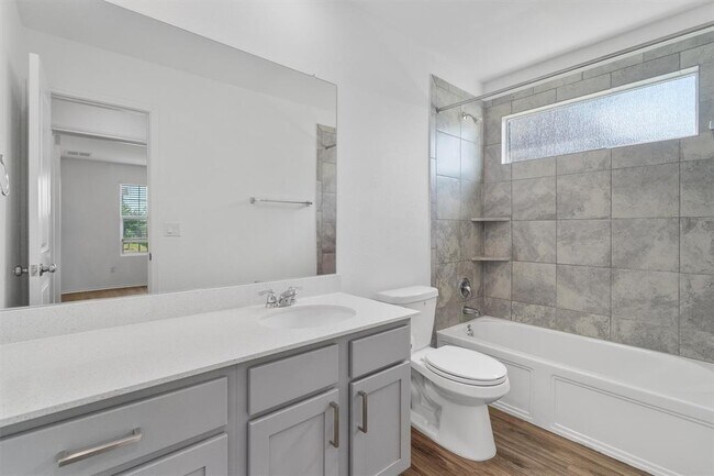 Building Photo - 245 Salt Springs Rd