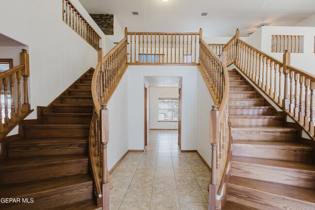 Building Photo - 3733 Tierra Campa Dr