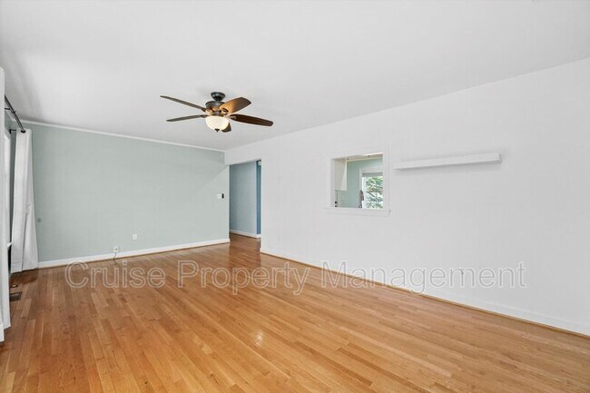 Building Photo - 2415 Plum Tree Rd