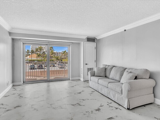 Building Photo - 3301 S Ocean Blvd