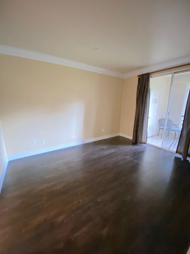Building Photo - Discover Your New Home! Spacious 1-Bedroom Condo Near the Las Vegas Strip
