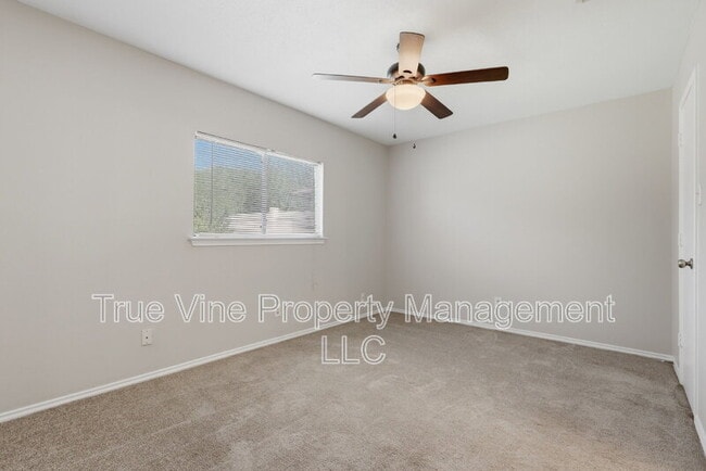 Building Photo - 6810 Saharastone Dr