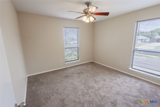 Building Photo - 229 Craddock Ave