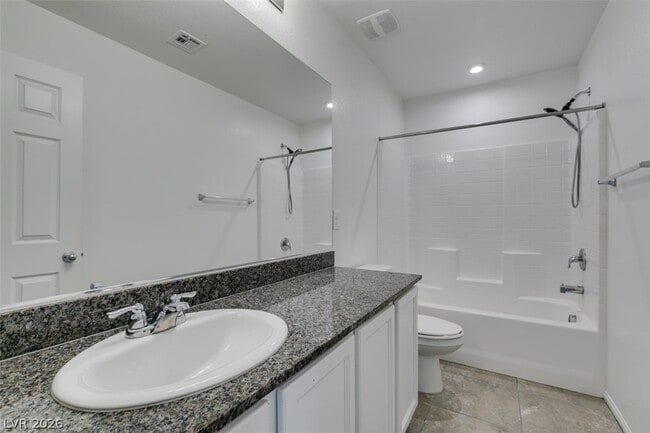 Building Photo - 1027 Huckburn Ave