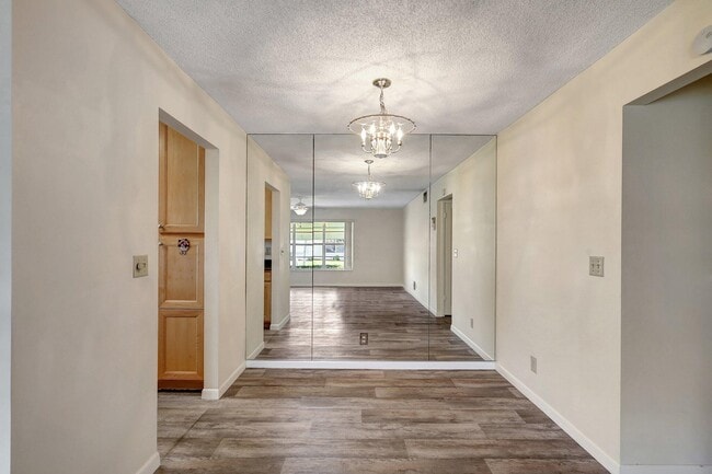 Building Photo - 903 Savannas Point Dr