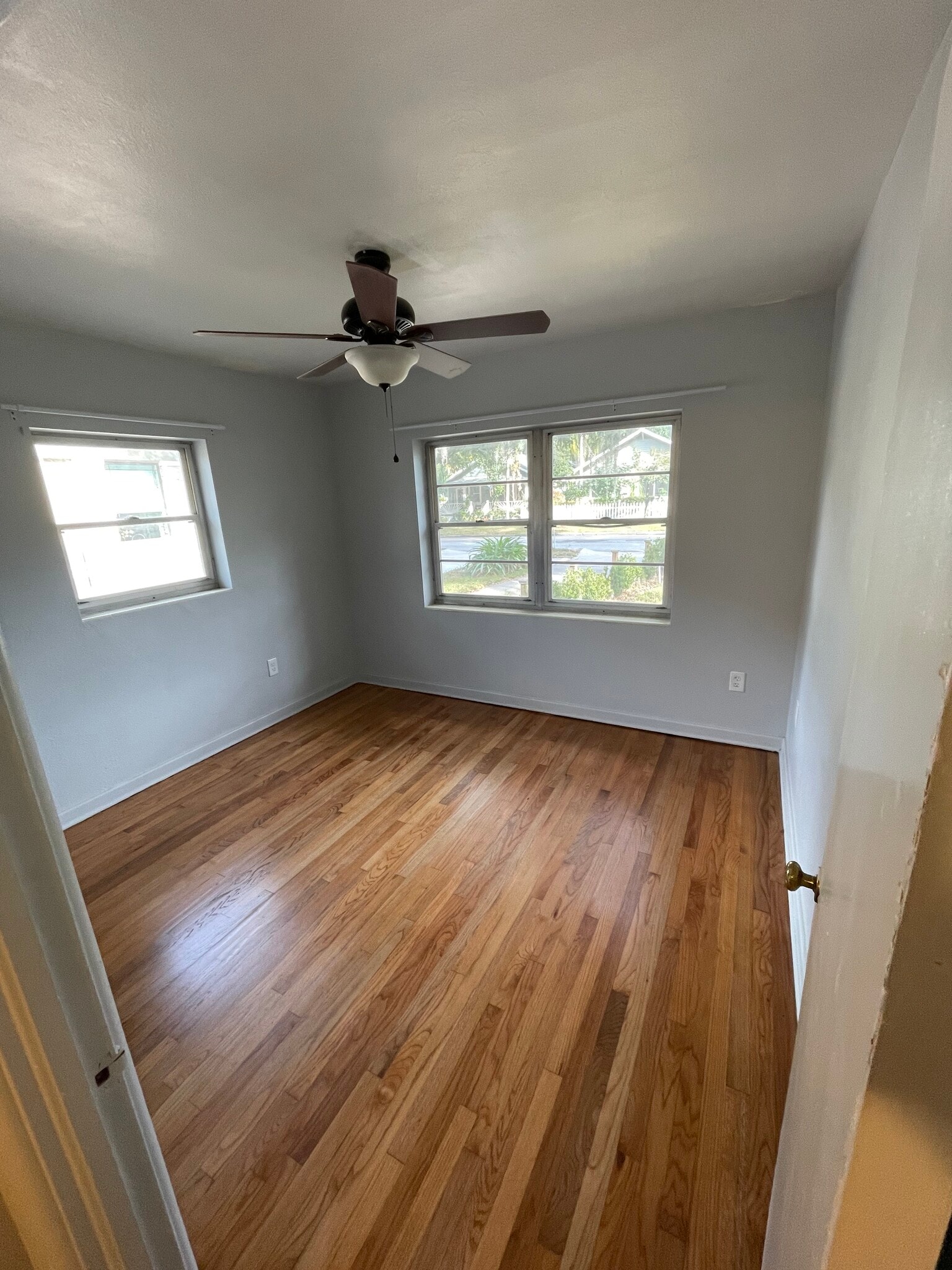 Building Photo - 716 S Mills Ave