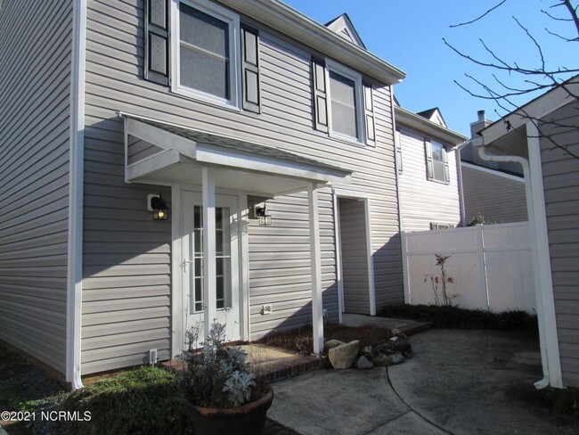 Building Photo - 314 Bracken Pl