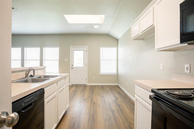 Building Photo - 10500 Aransas Dr