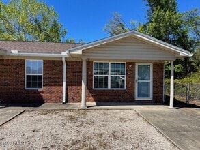 Building Photo - 829 Russ Lake Dr