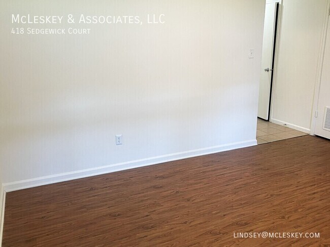 Building Photo - 418 Sedgewick Ct
