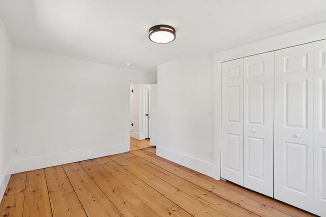 Building Photo - Modern Comfort Meets Country Charm in Cumberland