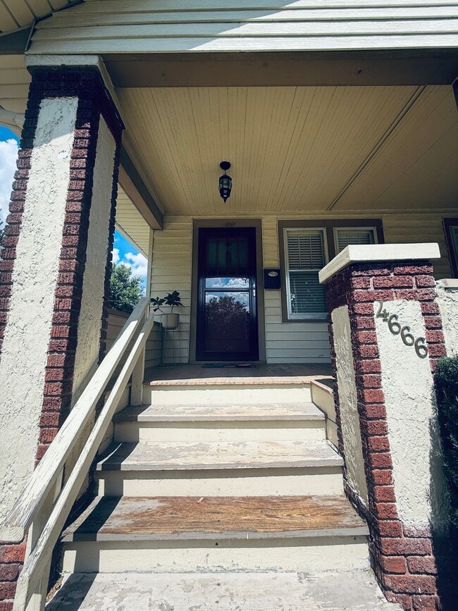 Building Photo - 4666 Poppleton Ave