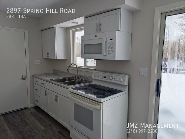 Building Photo - 2897 Spring Hill Dr