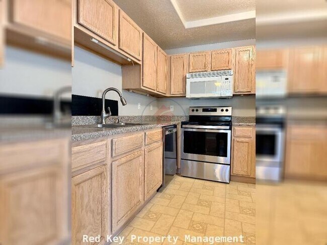 Building Photo - Anson Dr. Townhouse