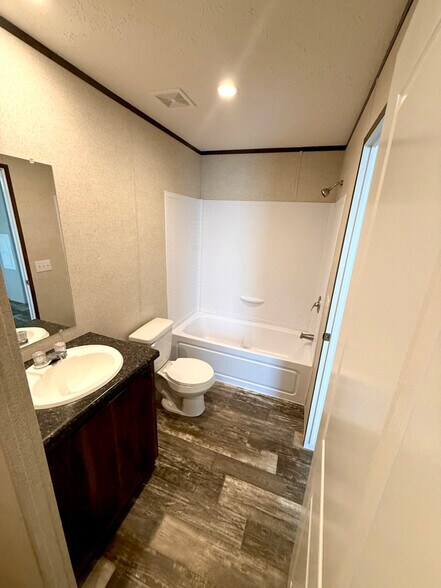 Building Photo - 130 S Blackberry Cir