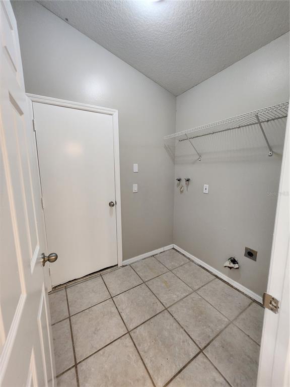 Building Photo - 22707 Roderick Dr