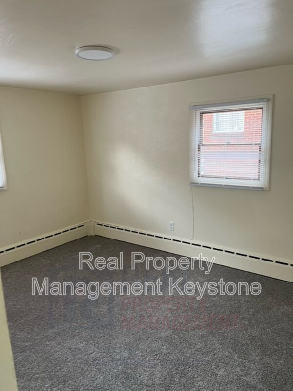 Building Photo - 307 Greenlee Rd