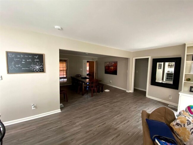 Building Photo - 4754 Winthrop Dr
