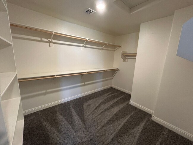 Building Photo - 1704 N 208th Ave