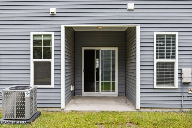 Building Photo - 211 N Stingray Ln